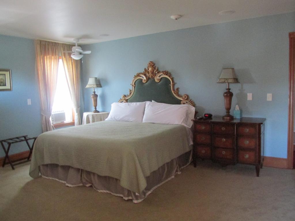 Mansion Inn Lake Stevens Oda fotoğraf